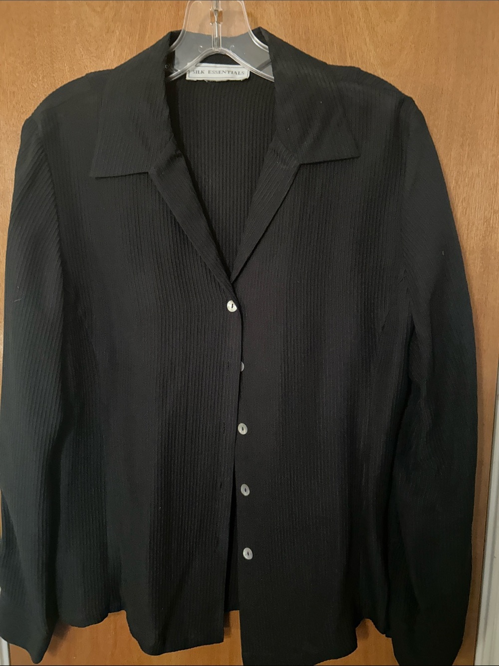 Silk Essentials Black Lightweight Button-Front Shirt. L